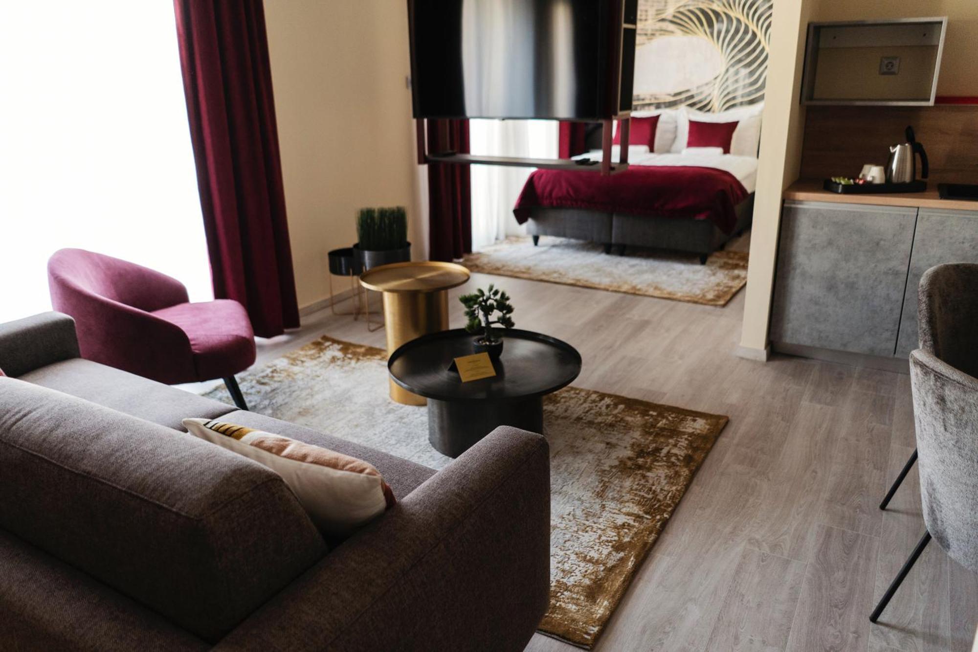 Riva Boutique Hotel Seghedin Exterior foto
