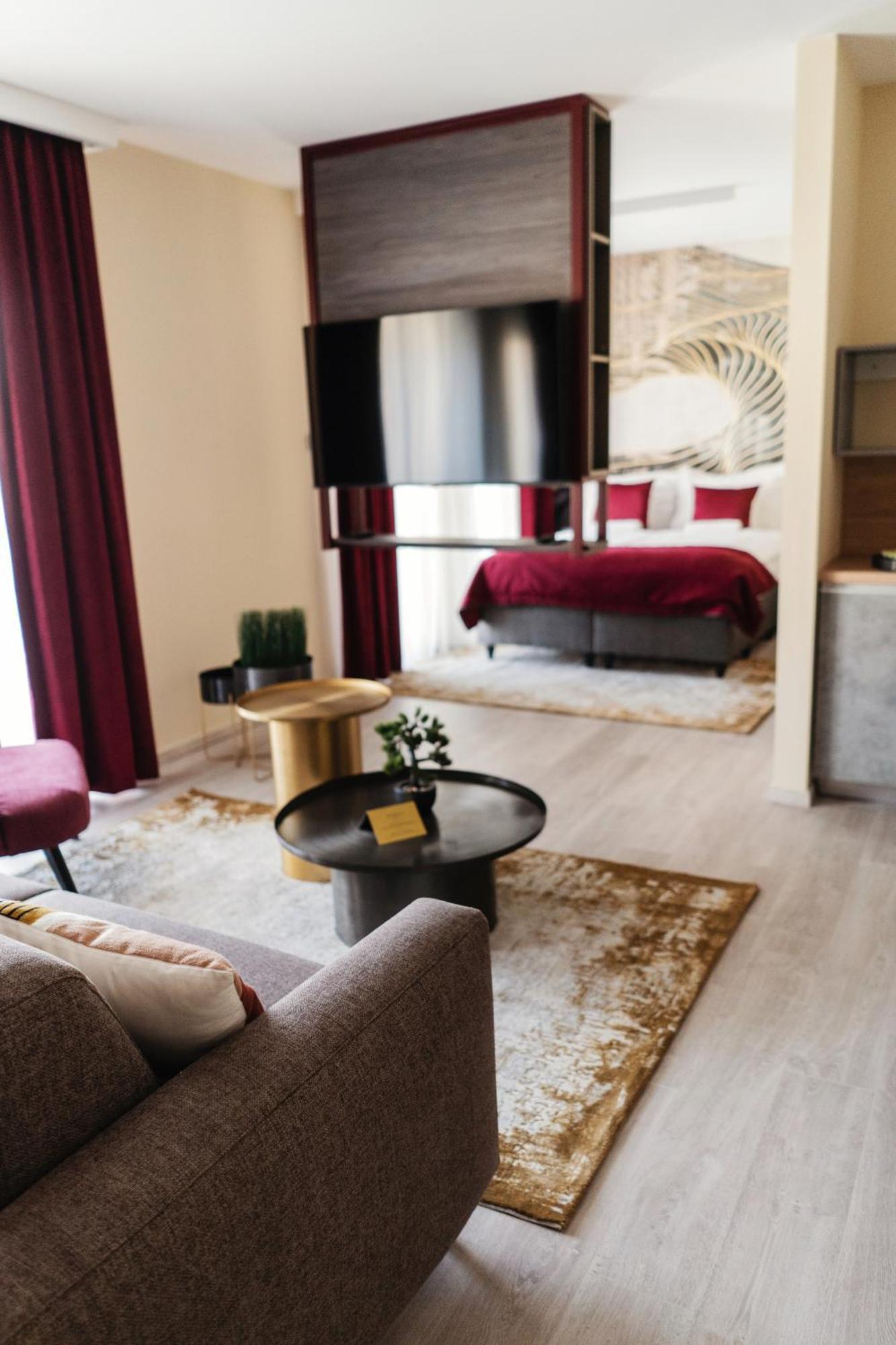 Riva Boutique Hotel Seghedin Exterior foto